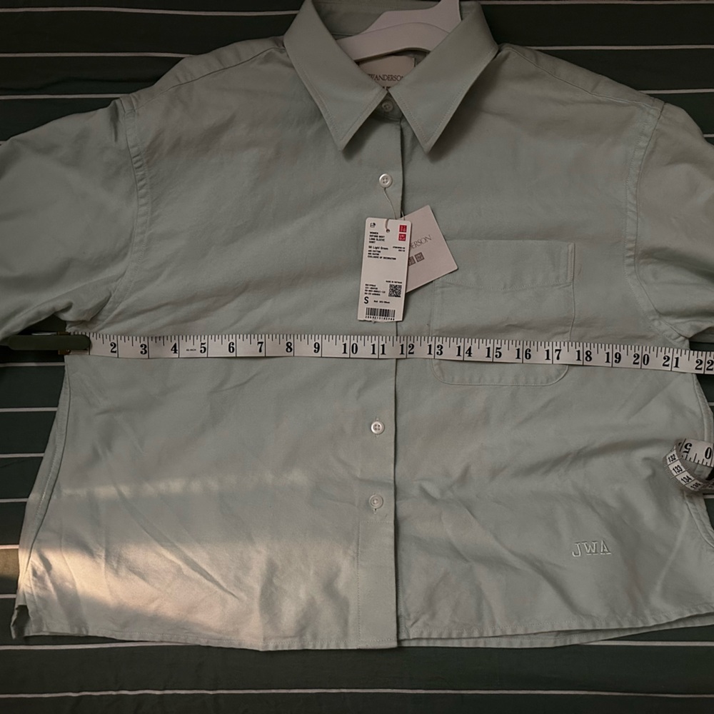 JWA - Uniqlo Boxy Button Up - Picture 8 of 10